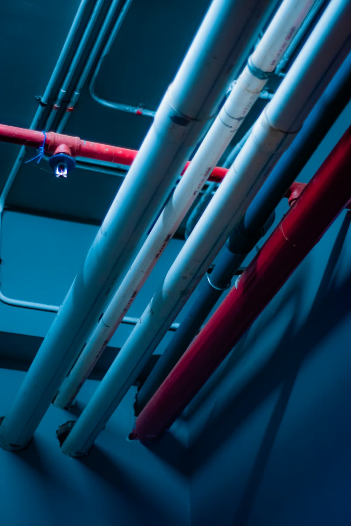 Kaukolämpöputkiston jakotukit Vantaalla